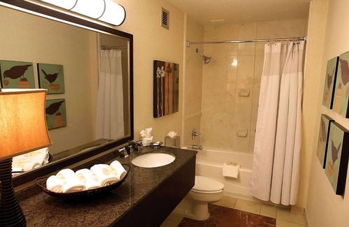 Eagan Park Hotel | Ideal Mix of Comfort and Value! Outdoor Pool, Parking, Pets are Allowed