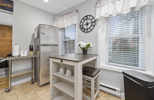 North End Apartment | Ideal North End 1brm Central To Everything