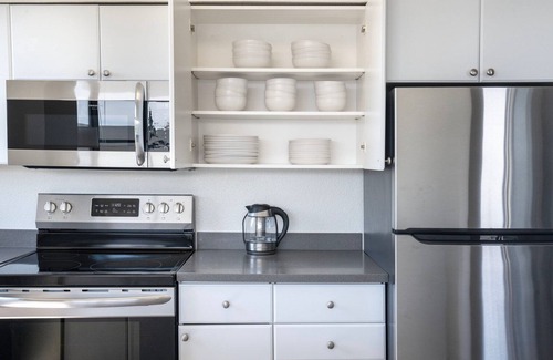 South Beach Apartment | Ideal South Beach 2BR w/Pool, Tennis, Spa, by Blueground