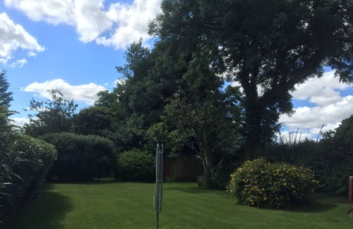 New Moat Cottage | Ideally located to explore all of Pembrokeshire or to enjoy a relaxing retreat
