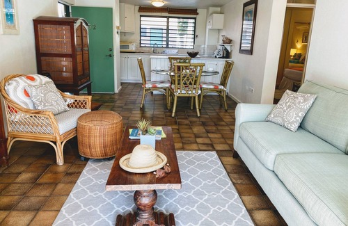 Garrison Historic Area Condo | Ideally located Two Bedroom Apartment close to beach