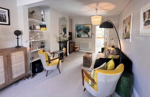 Theale House | Ideally situated 3 bedroom cottage in charming Berkshire village