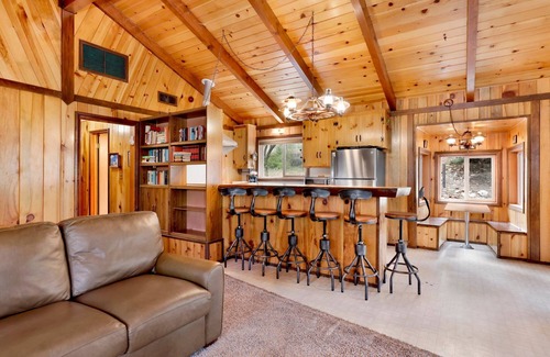 Fawnskin Cabin | Idle Ours Cabin ~ Rustic and Cozy Cabin with Fireplace & Private BBQ - Walk to Big Bear Lake