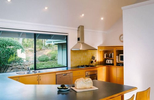 Yallingup Siding House | Idyll Estate Bushland Gem with Spa and Tennis Court