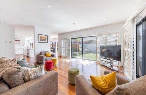 Torquay House | Idyllic 3BR Holiday Retreat Perfect for Families