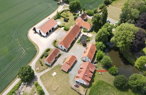 Preussisch Oldendorf Condo | Idyllic apartment with a view of the water