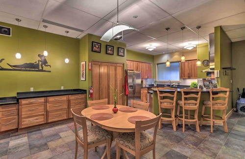 Downtown Anchorage Condo | Idyllic Dtwn Anchorage Condo w/Fireplace!