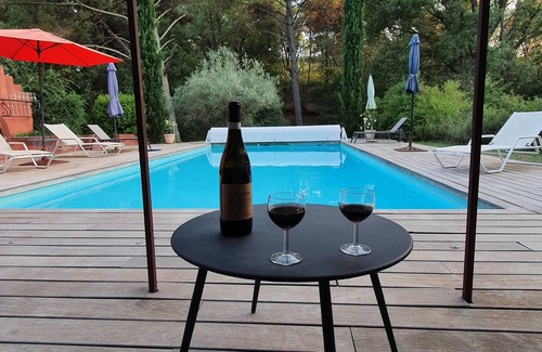 Roussillon Apartment | Idyllic!