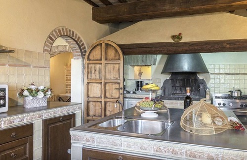 Acquasparta Villa | Idyllic privacy - 360° views, pool, air conditioning, pizza oven & bocce court