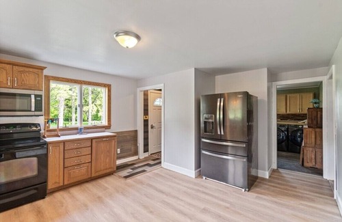 Wolcott House | Idyllic retreat with pond, just steps from Port Bay-rare Labor Day availability!