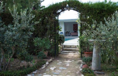 Geri Apartment | Idyllic studio with private pool