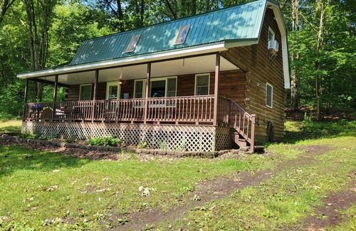 Warren Center Cabin | If you love the quiet outdoors and love the nature you will love this cabin.