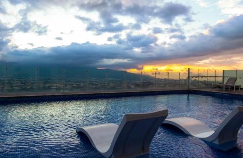 Curridabat Apartment | iFreses, Study Full equipped whith Pool, air- conditioning, spectacular view of the city, parking with additional payment