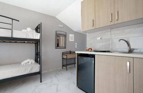 Pidima Kyras Apartment | Iguana studio 17