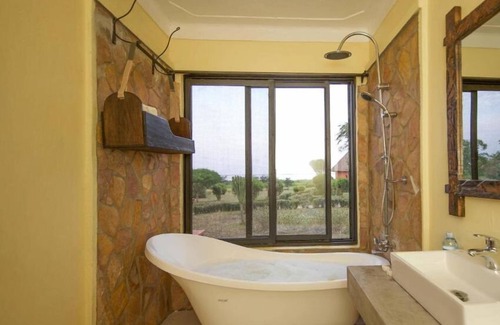 Kasese Cabin | Ihamba Lakeside Safari Lodge