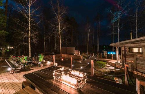 Loppi Ski Chalet | Ihana paikka jossa ulkoporeallas sekä pihasauna