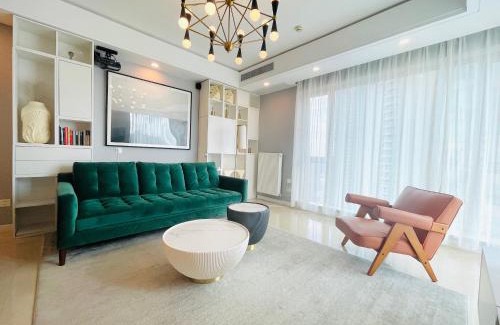 Lujiazui Apartment | iHome-Lujiazui Riverside, Shanghai's Leading Advocate for Genuine Apart ment - Committed to Quality, Bund RiverView&CityWalk, Deluxe Neighborhood