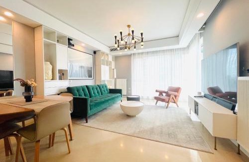 Lujiazui Apartment | iHome-Lujiazui Riverside, Shanghai's Leading Advocate for Genuine Apart ment - Committed to Quality, Bund RiverView&CityWalk, Deluxe Neighborhood