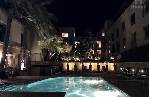 Pasadena Apartment | iHome Spacious Apartment in Old Town Pasadena 15
