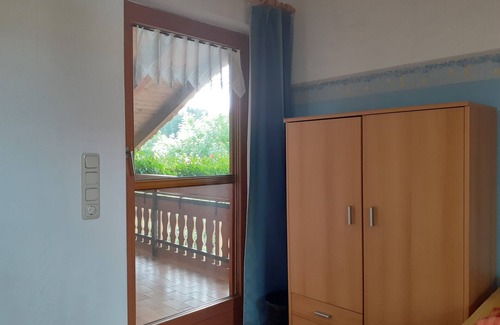 Seeg Apartment | Ihr Ferienhof am Rande der Alpen, Nebenhaus