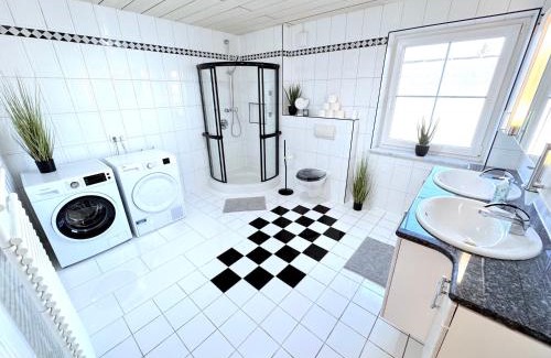 Dingolfing Apartment | II Apartment 8 Personen - Monteurzimmer - Ferienwohnung - Dingolfing
