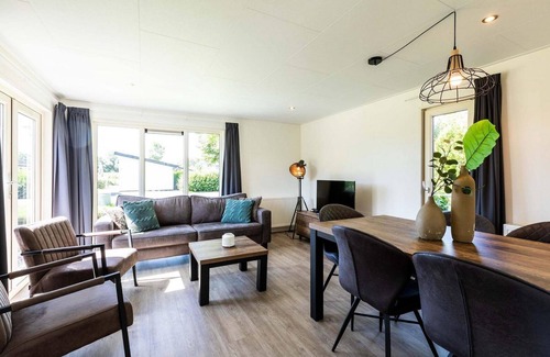 Lageweg Ski Chalet | ✓ IJssellodge at Parc de IJsselhoeve ✓ Holiday home for 5 persons ✓ Located in Nieuwerkerk aan den IJssel (Zuid-Holland) ✓ Holiday park next to the IJssel ✓ Book directly through the park