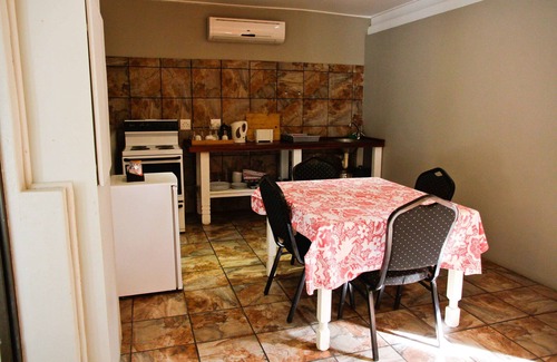 Keimoes Cabin | Ikaia River Lodge
