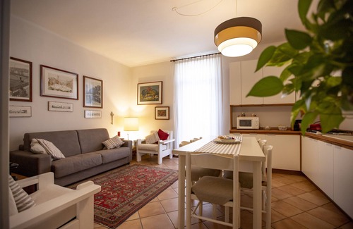 Est Apartment | Il Balcone di Aurora