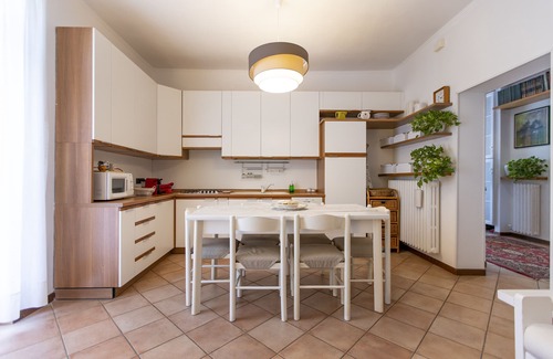 Est Apartment | Il Balcone di Aurora