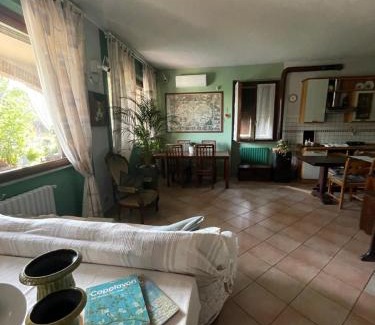 Pontirolo Nuovo House | Il giardino di Emilia - Intero appartamento in villa con giardino privato e piscina estiva