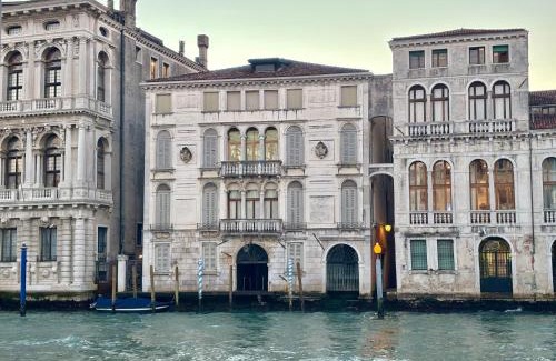 Dorsoduro Apartment | Il giardino segreto di Monty Don sul Canal Grande