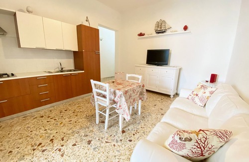 Roca Vecchia House | Il Marinaio 3 - Apartment with veranda 80 meters from the sea, 5 sleeps