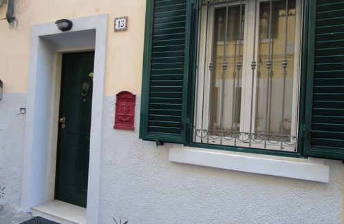 Livorno Apartment | IL PICCOLO EDEN - THE LITTLE EDEN - Charming apartment with private garden