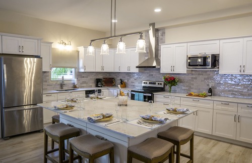 Pelican Key Villa | Il Punto Blu - Beautiful renovated condo, AC, WIFI, walkable restaurants/beach.