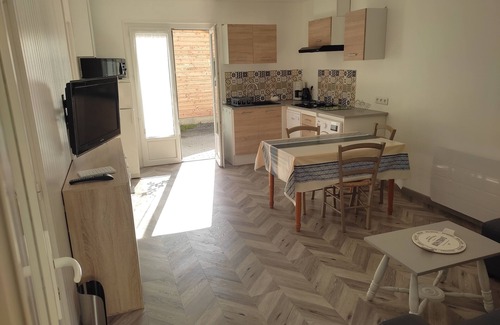 Saint-Vincent-sur-Oust House | Ile aux pies, little house