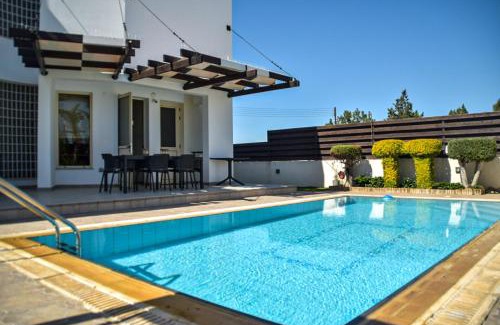 Alethriko Villa | Ilios Villa