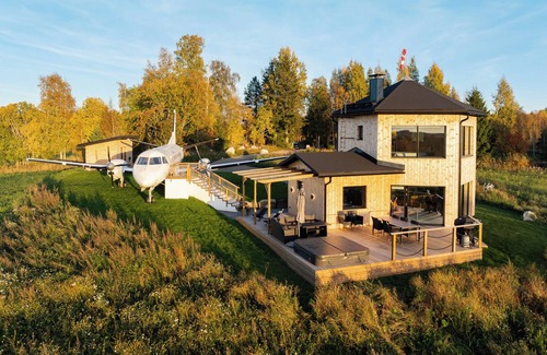 Uurainen Villa | ILMATAR Airplane Lodge