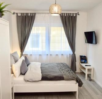 Linz am Rhein Apartment | Im kleinen Stil ll
