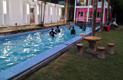 Hulu Langat Apartment | Iman D'Semungkis Resort & Training Cente