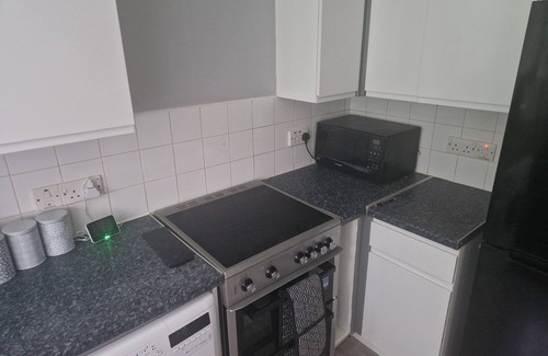 Waltham Forest Apartment | Immaculate 1-bed Apartment in Woodford Green