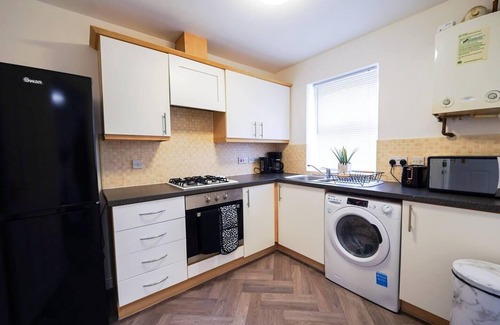 Seisdon House | Immaculate 4-Bed House in Kings Norton