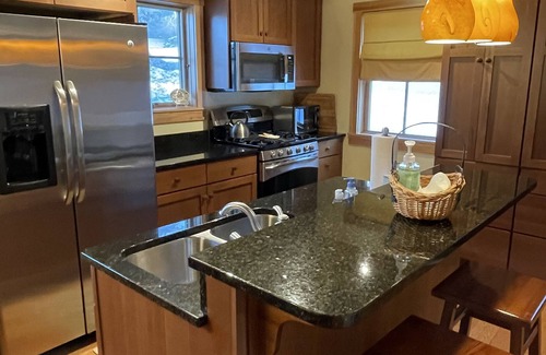 Mount Holly House | Immaculate Cottage in Belmont Mt Holly: Ski Okemo, Killington, VAST,lakes, golf