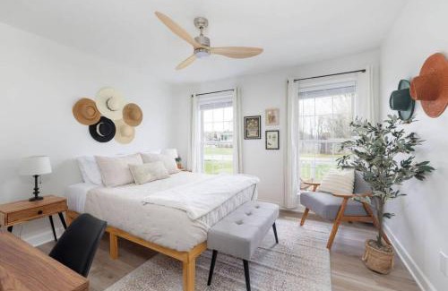 Thompson's Station House | Immaculate Sleeps 8 Fire pit Grill Fam Amenities