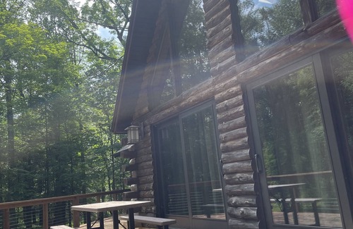 Wauksaukee Ski Chalet | Immaculate Wooded Retreat on the ¼ Mile Pristine Menominee River