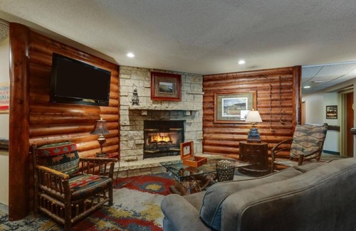 Galena House | Immerse in Galena's History - Cozy Inn with Free Breakfast | 2 Units