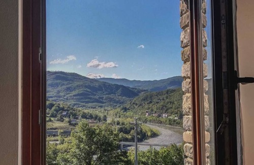 Valmozzola House | Immersed in nature