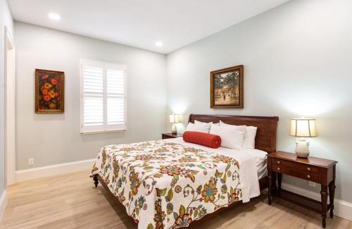 Naples Park House | Imola Vacation Rental