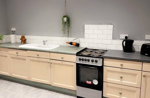 South Elmsall House | Impeccable 1-Bed House in Pontefract