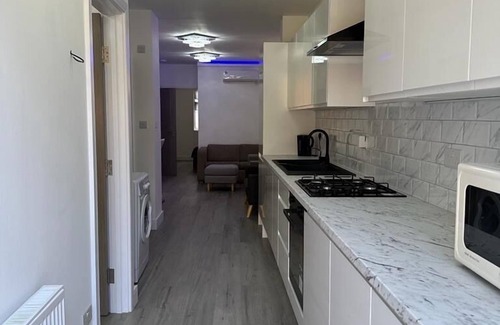 Hendon Apartment | Impeccable 2-Bed Apartment in London