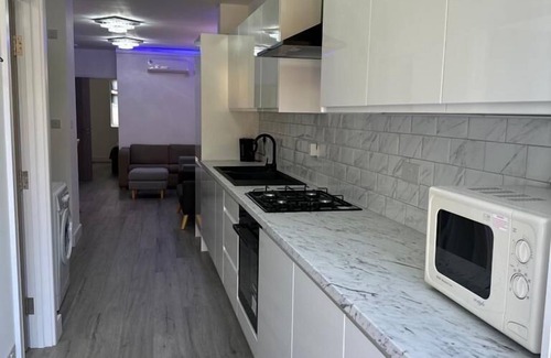 Hendon Apartment | Impeccable 2-Bed Apartment in London